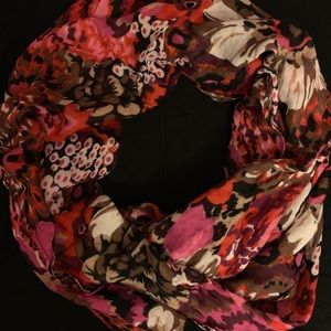 Vera Bradley soft fringe scarf